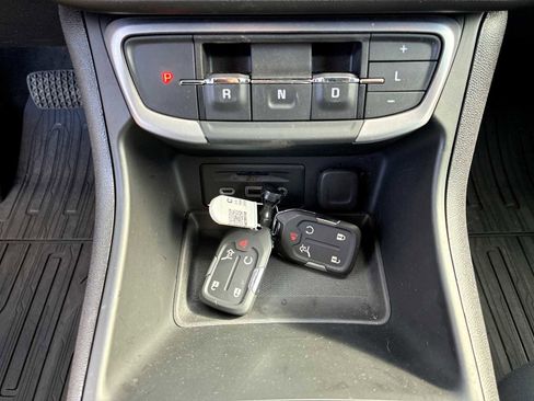 Used 2024 GMC Terrain SLT w/ LPO, Floor Liner Package image 15