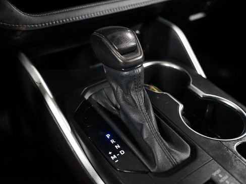 Certified 2021 Toyota Highlander L image 20