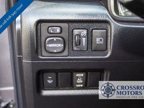Used 2021 Toyota 4Runner TRD Off-Road Premium AWD/4WD image 17