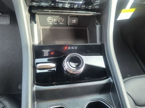 New 2025 Jeep Grand Cherokee Limited w/ Luxury Tech Group II image 20