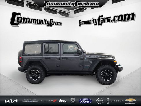 Used 2025 Jeep Wrangler Unlimited Rubicon 4xe w/ Convenience Group image 7