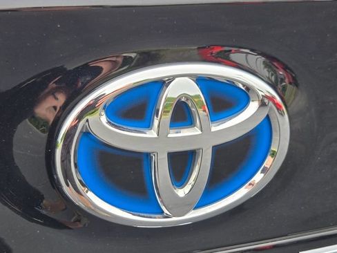 Used 2022 Toyota Camry LE FWD image 14