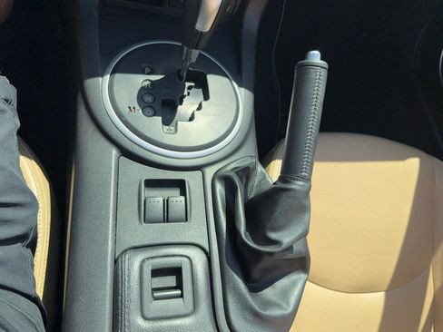 Used 2009 MAZDA MX-5 Miata Grand Touring w/ Premium Pkg RWD image 20