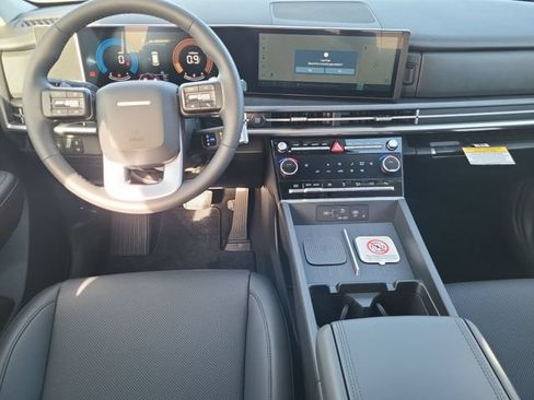 Certified 2025 Hyundai Santa Fe XRT AWD/4WD image 17