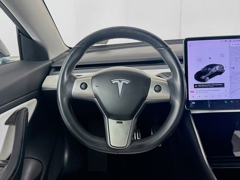 Used 2018 Tesla Model 3 Mid Range image 17