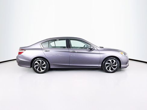 Used 2017 Honda Accord EX-L image 9