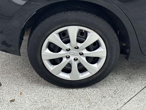 Used 2017 Toyota Corolla LE image 44