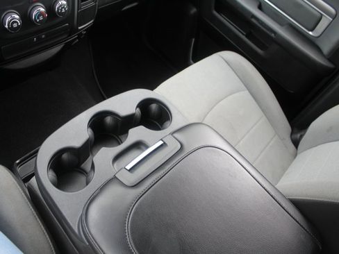 Used 2022 RAM 1500 Classic SLT image 15