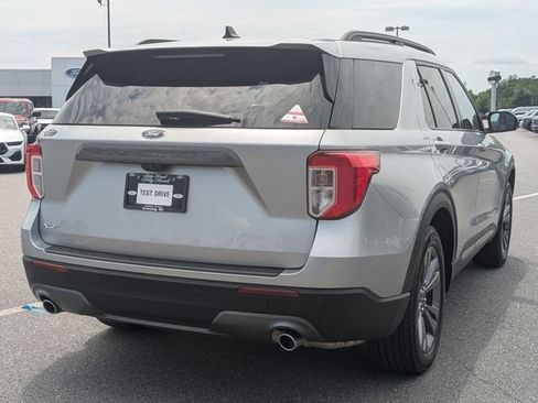 Used 2023 Ford Explorer XLT w/ Equipment Group 202A RWD image 3