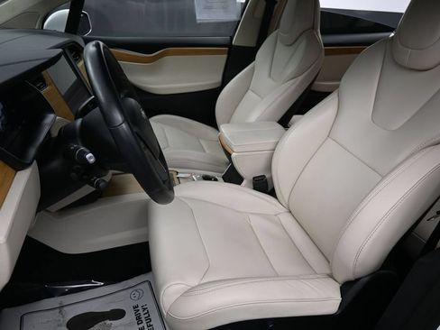Used 2018 Tesla Model X 75D AWD/4WD image 26