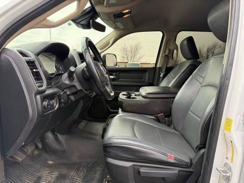 Used 2019 RAM 2500 Tradesman w/ Safety Group image 28