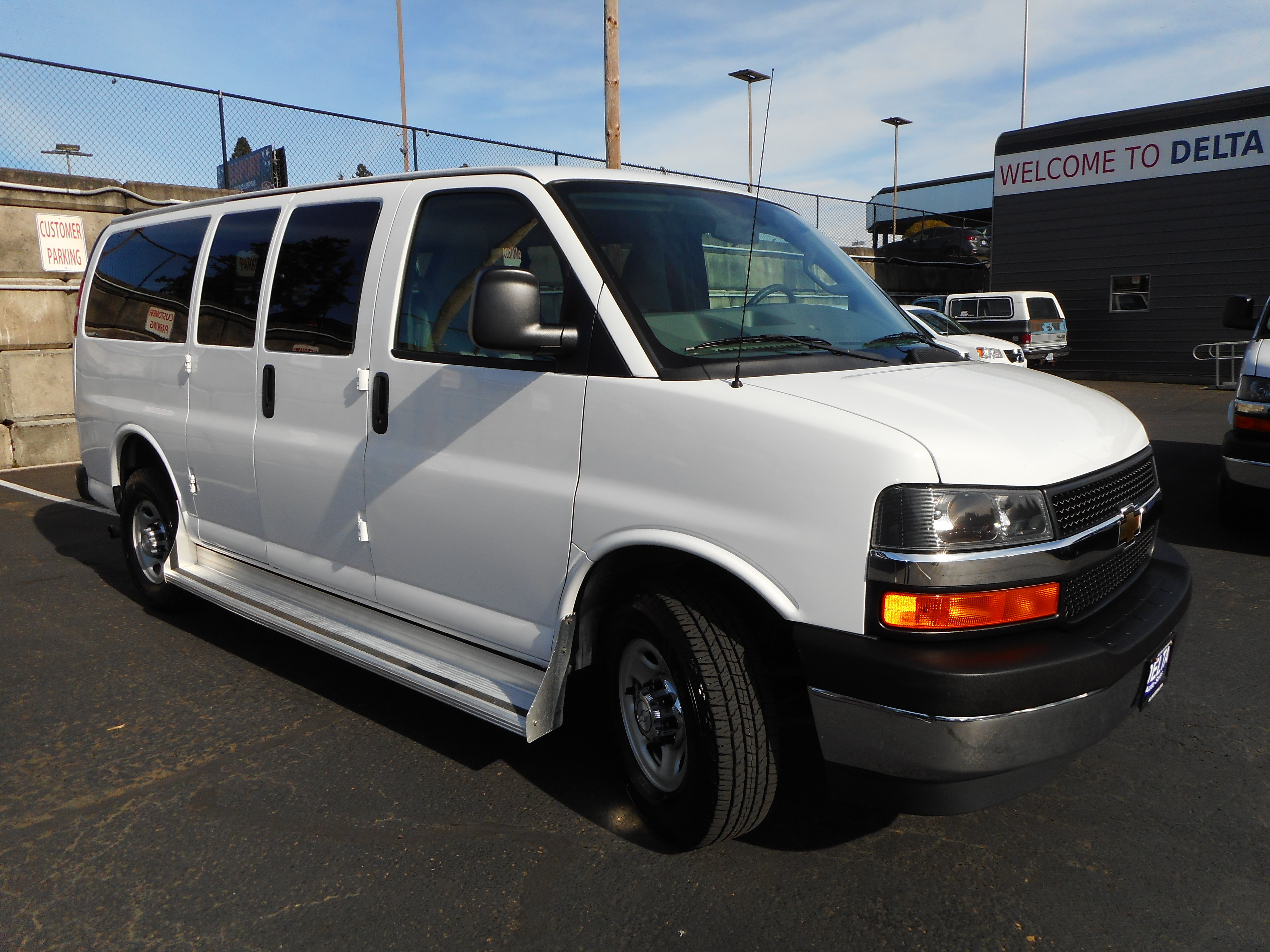 Used 2017 Chevrolet Express 3500 LT w/ LT Preferred Equipment Group RWD image 1
