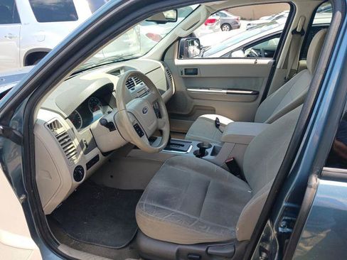Used 2010 Ford Escape XLT AWD/4WD image 6
