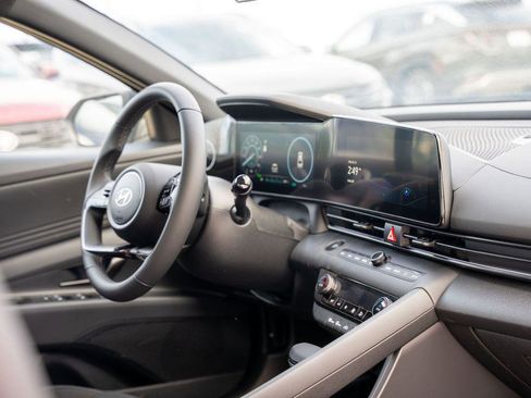 New 2025 Hyundai Elantra SEL image 11