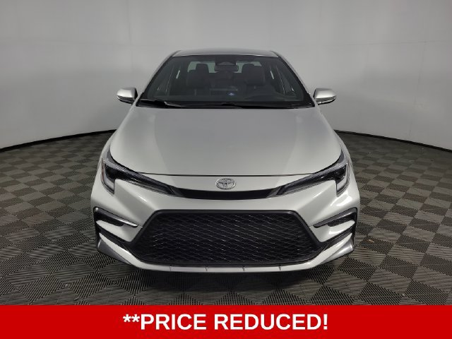Used 2025 Toyota Corolla SE FWD image 2