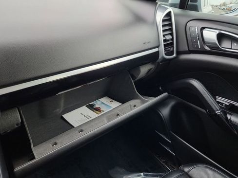 Used 2018 Porsche Cayenne Platinum Edition image 48