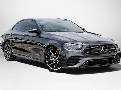 Used 2021 Mercedes-Benz E 350 4MATIC Sedan w/ Premium Package image 4