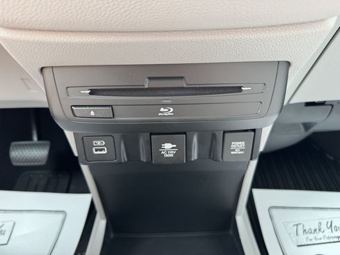 Used 2024 Honda Odyssey Elite image 19