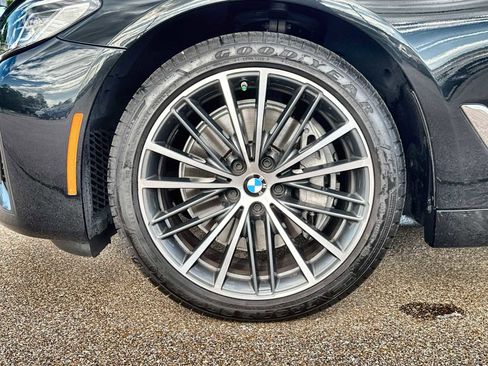 Used 2023 BMW 540i w/ Premium Package RWD image 14