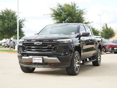 Used 2023 Chevrolet Colorado Z71 w/ Z71 Convenience Package 2 AWD/4WD image 3