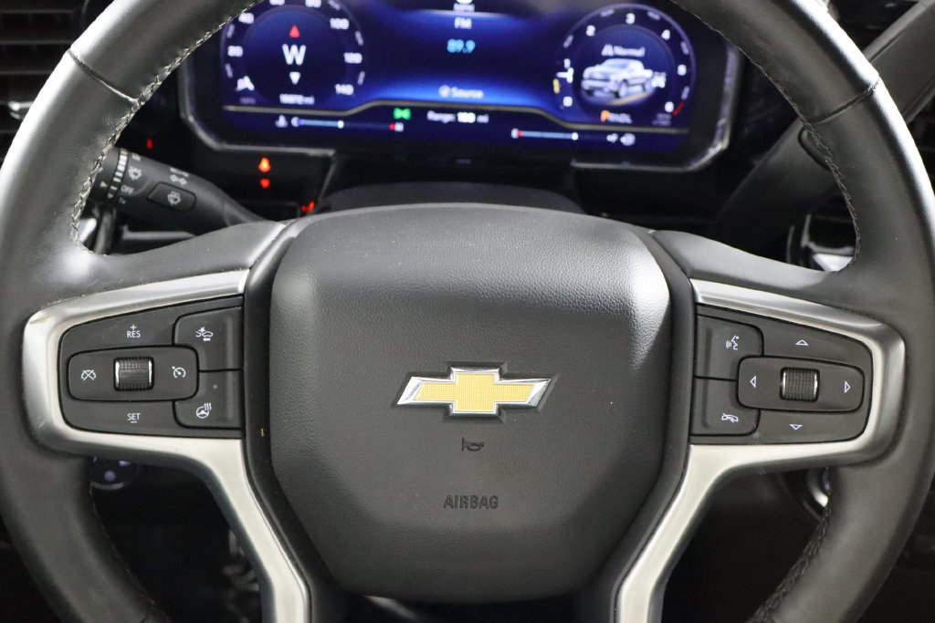 Used 2025 Chevrolet Silverado 1500 LT AWD/4WD image 7