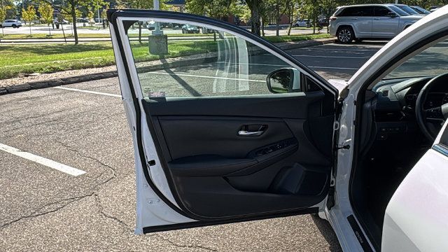 Certified 2021 Nissan Sentra SV FWD image 8