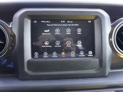 Used 2022 Jeep Gladiator Sport AWD/4WD image 10