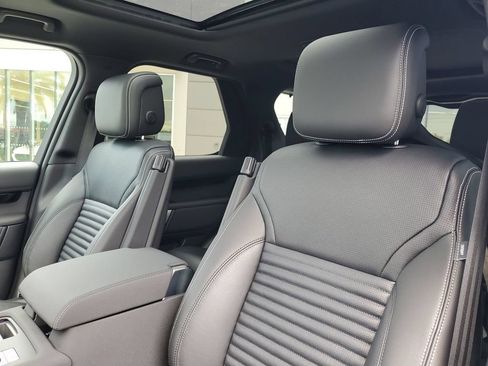 New 2025 Land Rover Discovery S AWD/4WD image 26