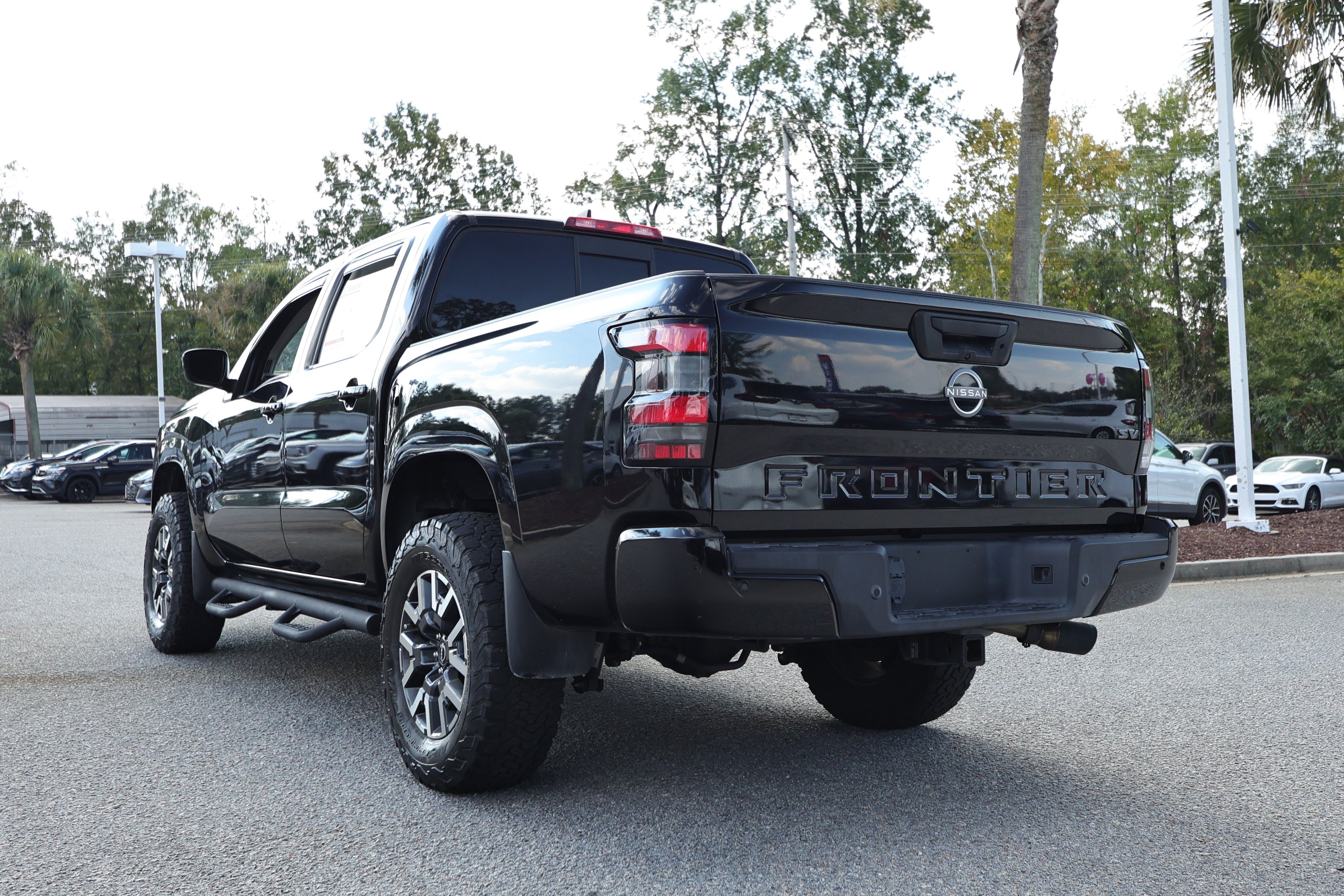 Used 2022 Nissan Frontier SV RWD image 9