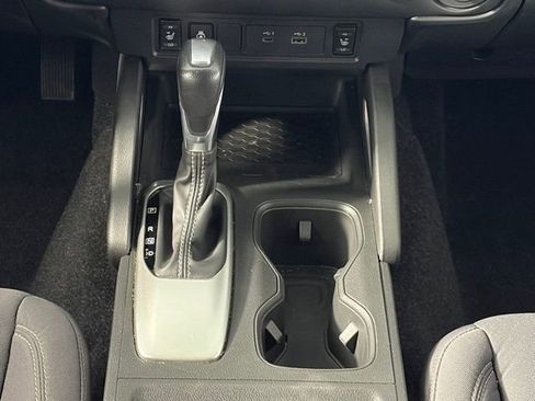 Used 2024 Nissan Frontier SV image 16