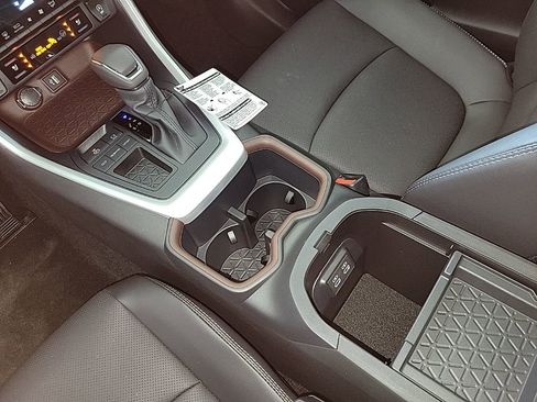 Used 2025 Toyota RAV4 Limited image 9