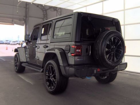 Used 2023 Jeep Wrangler Unlimited Sahara w/ Cold Weather Group AWD/4WD image 4