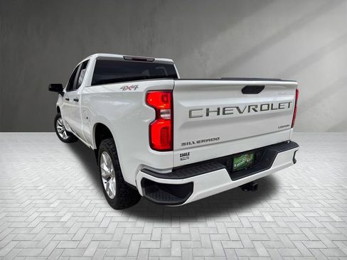 Used 2021 Chevrolet Silverado 1500 Custom image 3