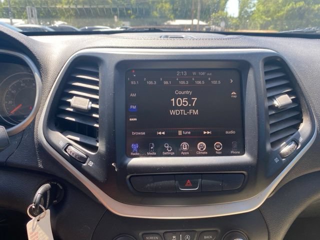 Used 2015 Jeep Cherokee Latitude w/ Trailer Tow Group AWD/4WD image 13