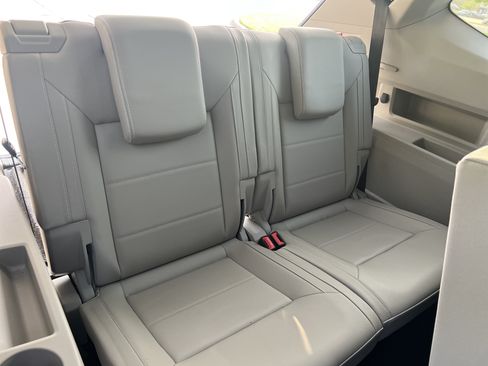 Used 2023 Volkswagen Atlas SE w/ Panoramic Sunroof Package FWD image 27
