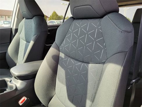 Used 2025 Toyota RAV4 XLE image 15