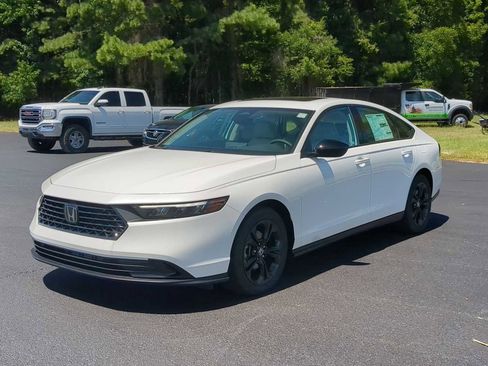 New 2025 Honda Accord SE image 4