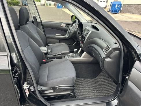 Used 2013 Subaru Forester 2.5X Premium w/ Popular Pkg 1 AWD/4WD image 19