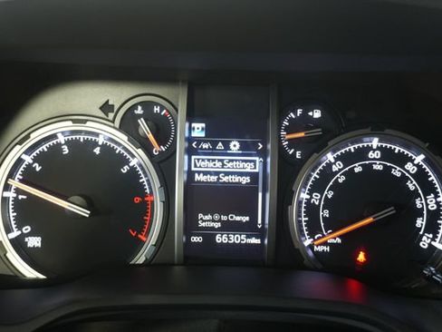 Used 2023 Toyota 4Runner TRD Off-Road Premium w/ Moonroof Package AWD/4WD image 14