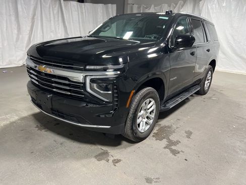 Used 2025 Chevrolet Tahoe LT image 3