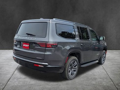 Used 2022 Jeep Wagoneer Series III AWD/4WD image 4