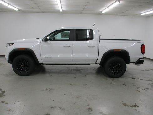 New 2026 GMC Canyon Elevation w/ Convenience Package image 8