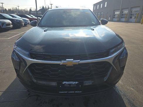 Certified 2025 Chevrolet Trax LS w/ LS Convenience Package image 2