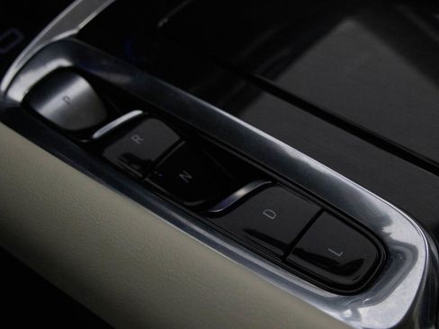 Used 2023 Buick Enclave Essence w/ Experience Buick Package image 26