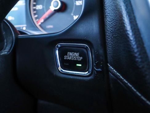 Used 2018 GMC Acadia SLE image 10