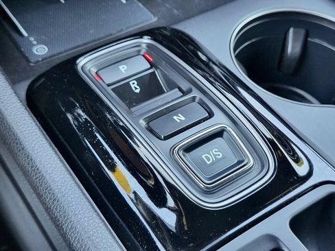 Used 2025 Honda Pilot TrailSport image 28