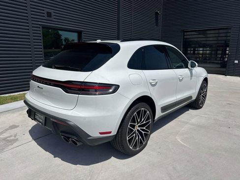 Certified 2026 Porsche Macan AWD/4WD image 11