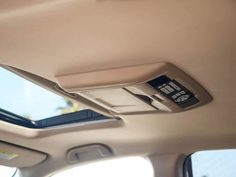 Used 2016 Honda Pilot Touring image 19