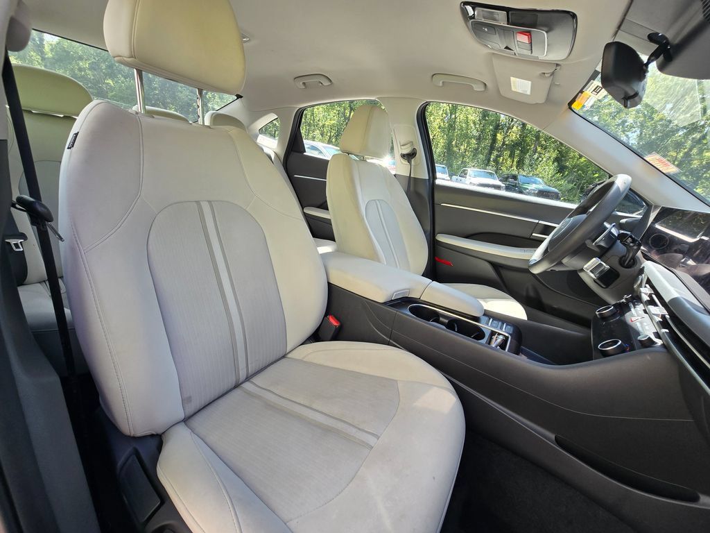 Used 2025 Hyundai Sonata SEL FWD image 19