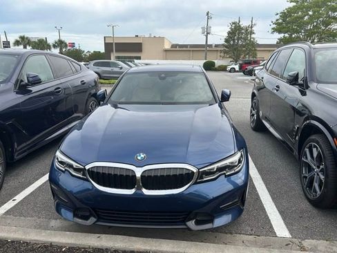 Used 2022 BMW 330i Sedan w/ Convenience Package RWD image 2